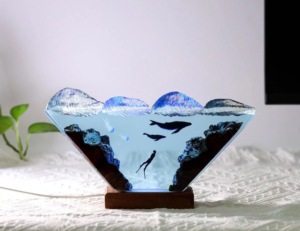 Humpback Whale and Diver Night Light ver 2 - Hirosart HR1303